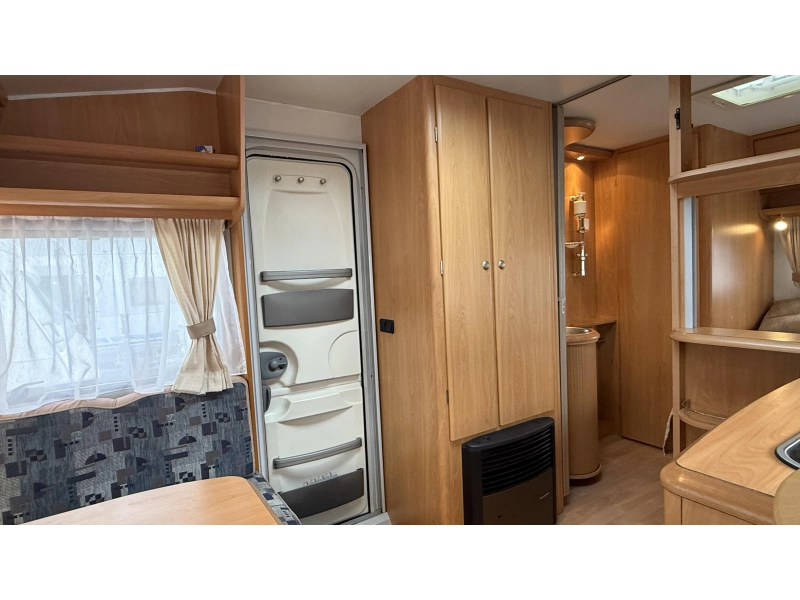 Chateau Calista 450 FHU frans bed rondzit toilet  foto: 9