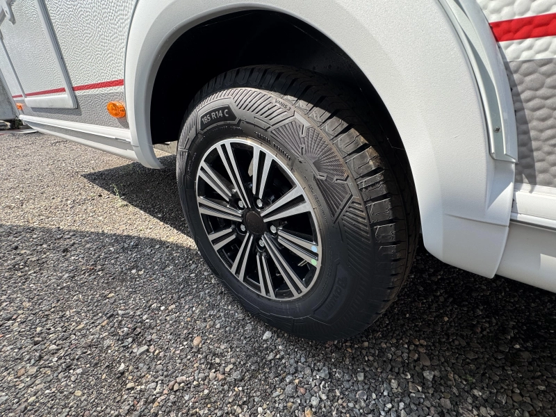 Bürstner Premio Life Atractiv 480TL 