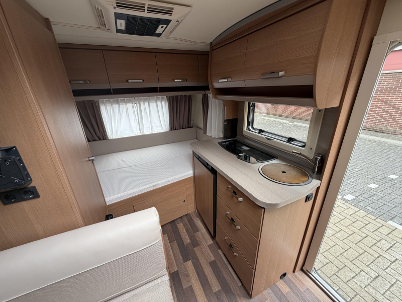 Knaus Sport 400 QD Nieuw staat | Compleet  foto: 9