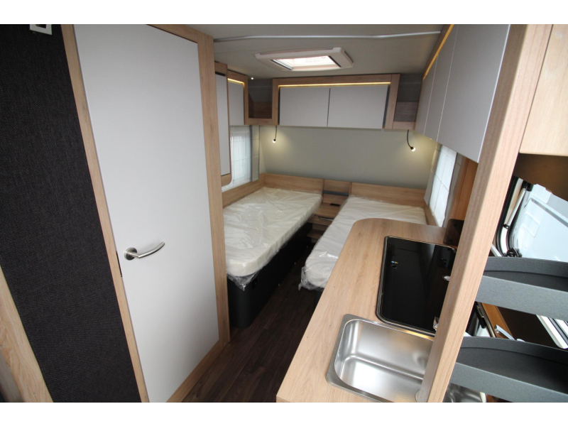 Knaus Sport 460 EU Enkele bedden & GFK dak!  foto: 7