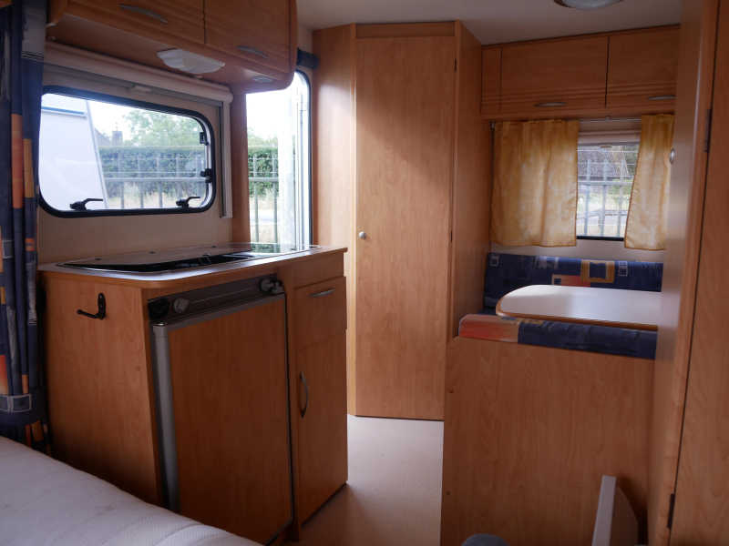 Caravelair Antares 390 Voortent, fietsenrek  foto: 11