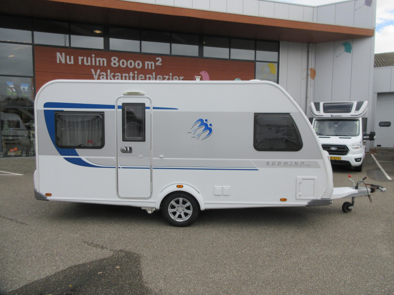 Knaus Sudwind 450 FU NETJES EN MET MOVER 