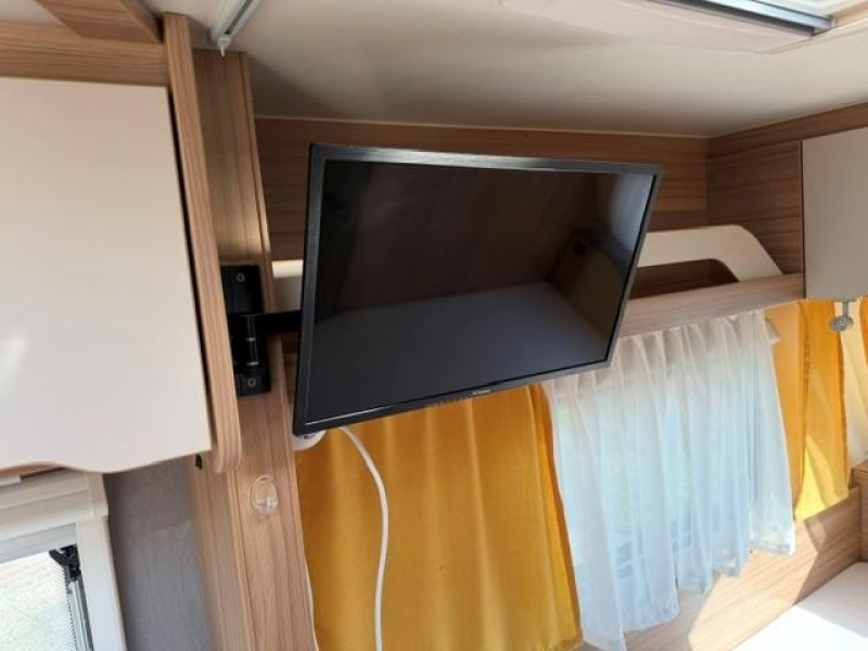 Weinsberg CaraTwo 450 FU mover voortent fransbed  foto: 15