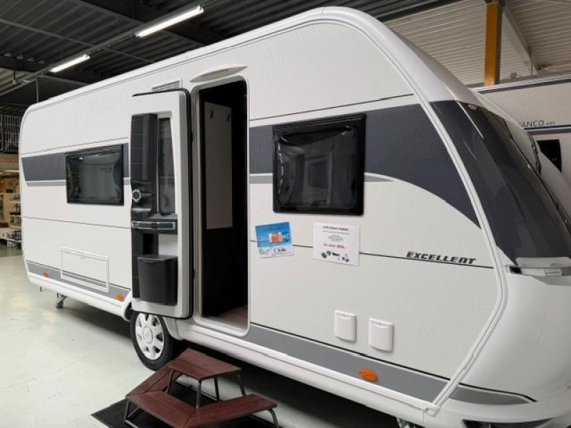 Hobby Excellent 495 WFB vloerverwarming/1800 kg  foto: 1