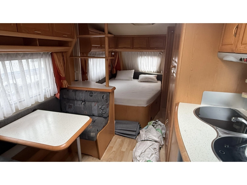 Hobby Exclusive 650 2x zitgroep frans bed 