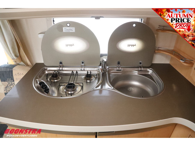 Hobby De Luxe 460 UFE Mover Luifel Fietsendrager Lengtebed Middenkeuken foto: 16