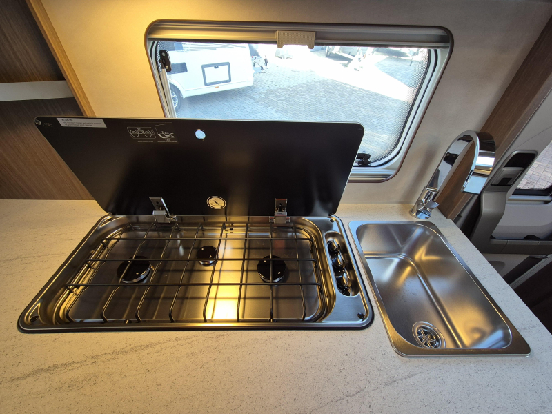 Tabbert Cazadora 420 QD 2.3 Indeling met mega keuken!  foto: 10