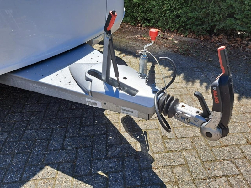 LMC Lord Brillant 690 Mover + Levelsysteem! 