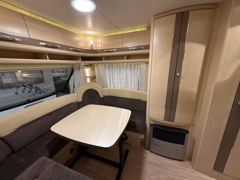 Hobby La Vita Bionda 495 UL 2 BEDDEN MOVER LUIFEL TOP  foto: 17