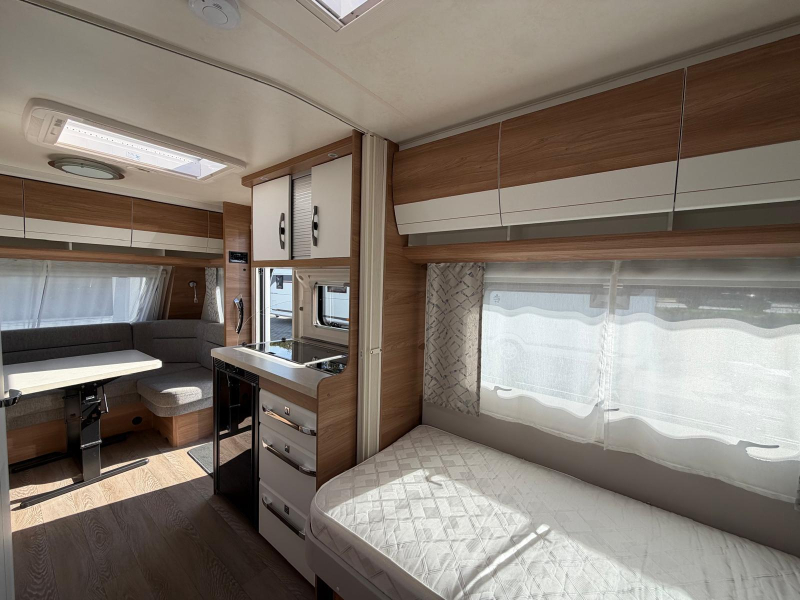 Hobby De Luxe 460 LU In NIEUWSTAAT!  foto: 10