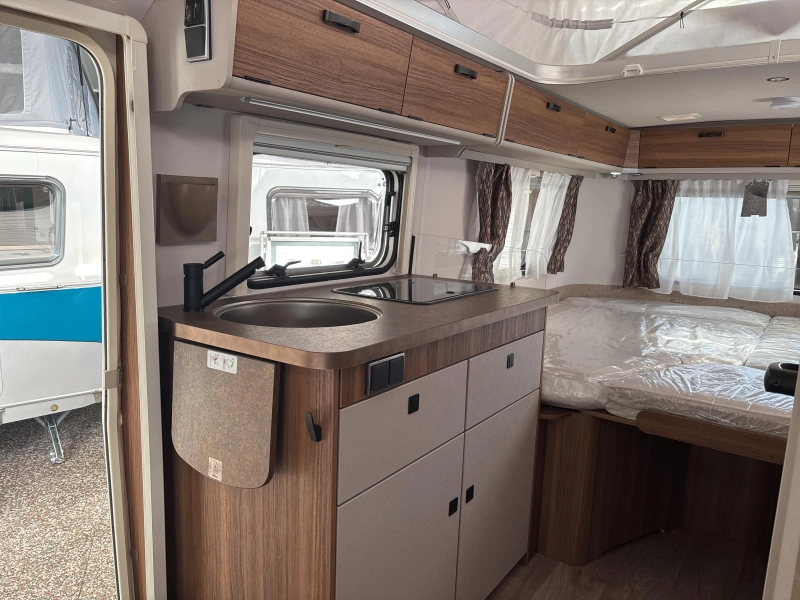 Eriba Touring 642 Ventura Legend Wit/Zilver  foto: 9