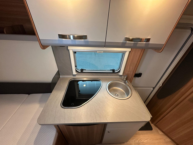 Weinsberg CaraOne 390 QD foto: 17