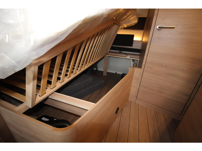 Knaus Sudwind Black Selection 450 FU Frans bed & rondzit!  foto: 20