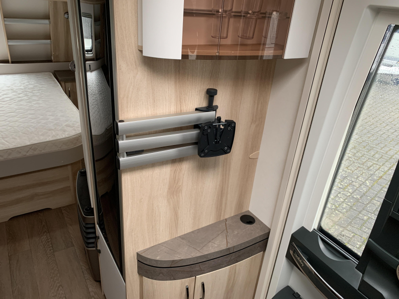 Hobby De Luxe 460 SFF Luifel/TV steun/1500kg  foto: 10