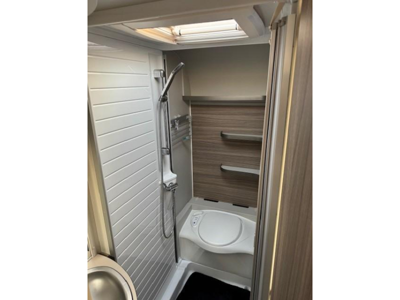 Bürstner Averso Harmony Line 465 TS mover airco fietsenrek  foto: 20