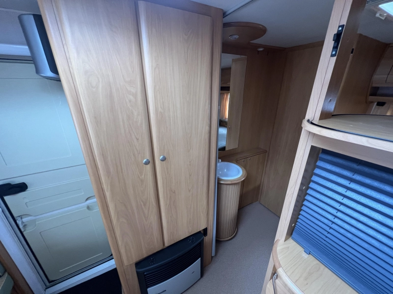 Chateau Cantara 450 CT Voortent, Fransbed  foto: 10
