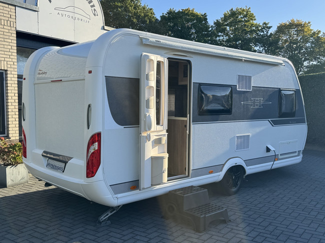 Hobby De Luxe 490 KMF met STAPELBED **6 Slaapplaatsen/Mover/1e eigenaar//Lichtmetalen velgen black/2x zonnepaneel/Autark/Nette caravan foto: 10
