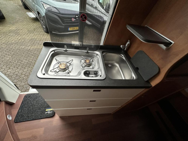 Malibu Van 640 LE LENGTE BEDDEN + TREKHAAK foto: 7