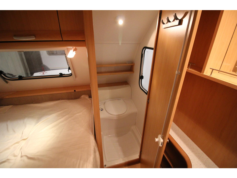 Beyerland Sprinter Sport 450 FB Mover,Voortent,Fietsenrek  foto: 16