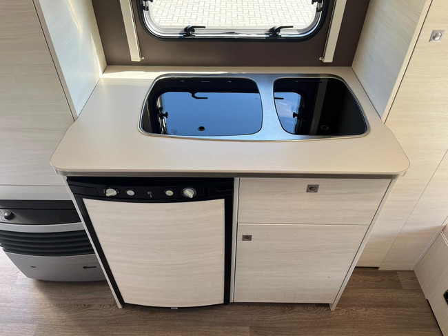 Caravelair Antares 476 Family Stapelbed | Fietsenrek | Voortent | TV | Fransbed | Treinzit | Hor foto: 15