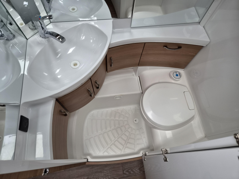 Hobby De Luxe 495 UL Enkele bedden-Mover-Airco  foto: 16