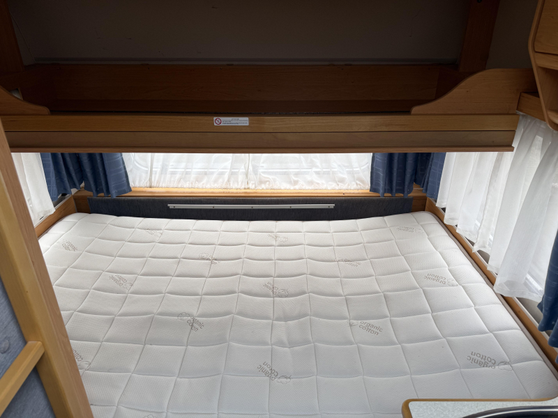 Knaus Blue Line 450 TK STAPELBED VASTBED RONDZIT  foto: 15