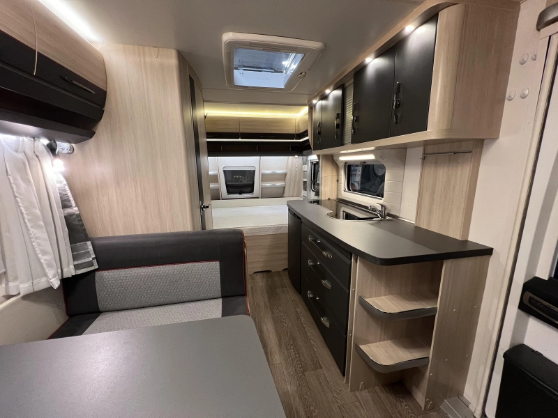 Hobby De Luxe Edition 440 SF  foto: 2