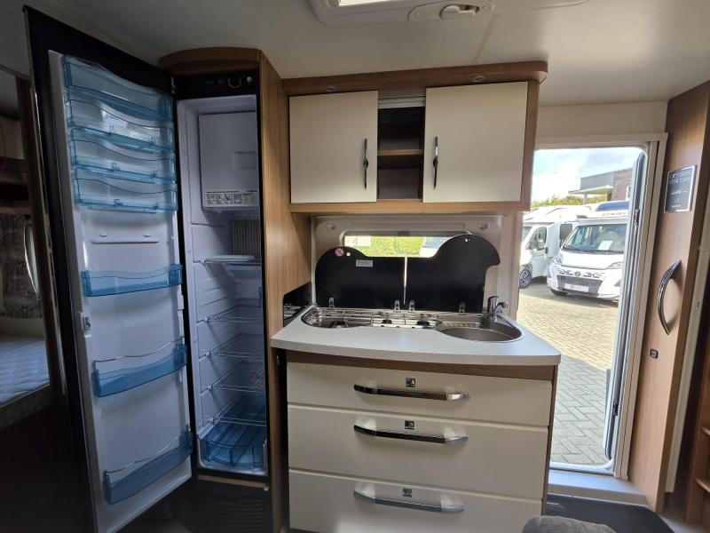 Hobby De Luxe 490 KMF Stapelbed, 6 persoons!  foto: 6