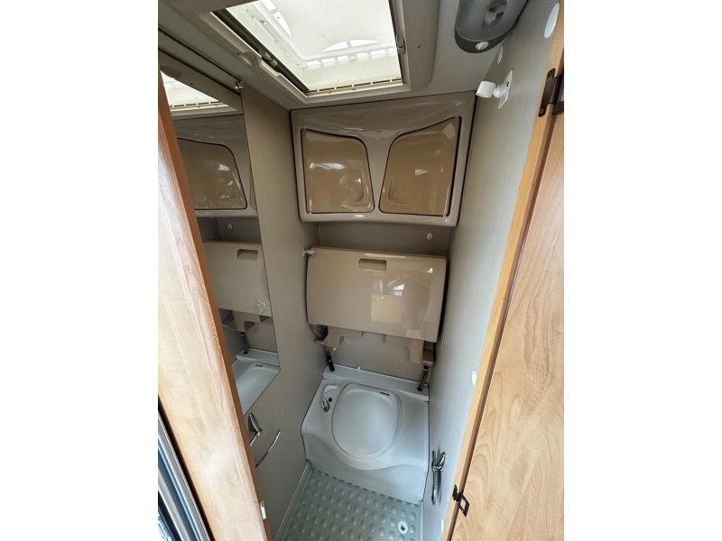 Caravelair Ambiance Style 390 Voortent, kluis, ALKO AKS  foto: 7