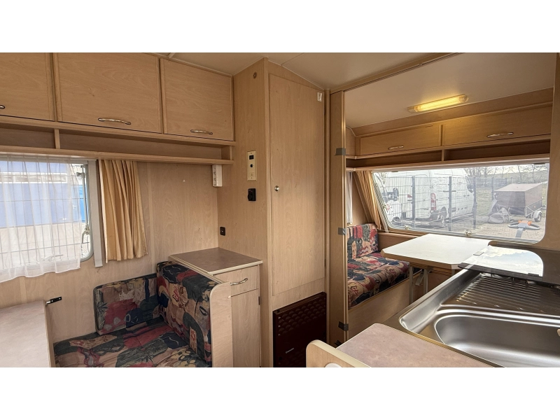 Beyerland Sprinter 430 TM 2x zitgroep vast toilet 