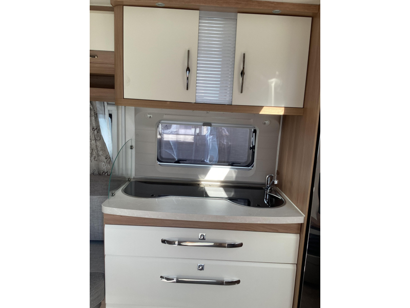Hobby De Luxe 460 UFE omnistor  foto: 5