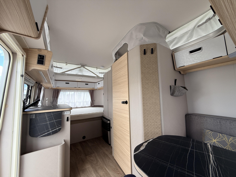 Eriba Touring 530 Thule 6300 Luifel 