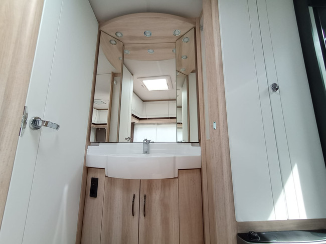 Hobby De Luxe 400 SFE foto: 13