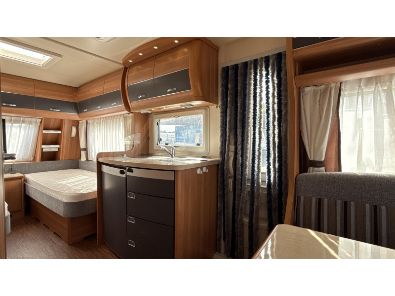 Hobby De Luxe 495 UL enkele bedden rondzit  foto: 6