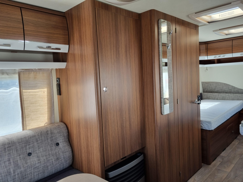 Eriba Exciting 471 Enkele bedden - Mover  foto: 13