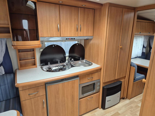 Hobby 540 TK-ULA Stapelbed met kinderkamer, Airco+DWT luifel foto: 11