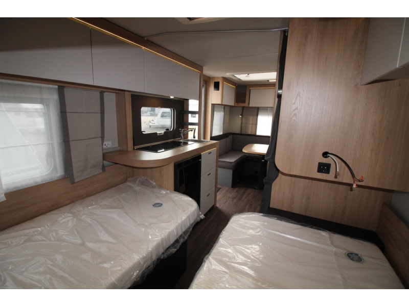 Knaus Sport 500 EU Enkele bedden & rondzit!  foto: 10