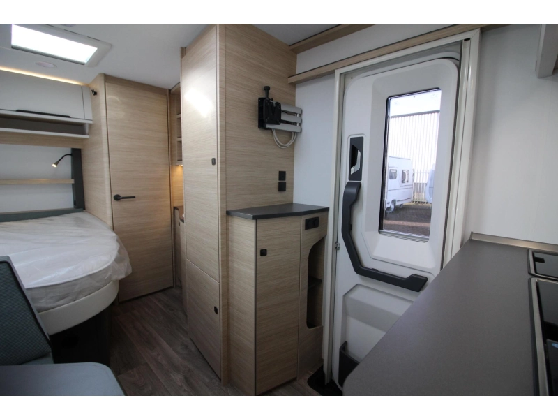 Fendt Apero Activ 390 FH Frans bed & eindkeuken!  foto: 12