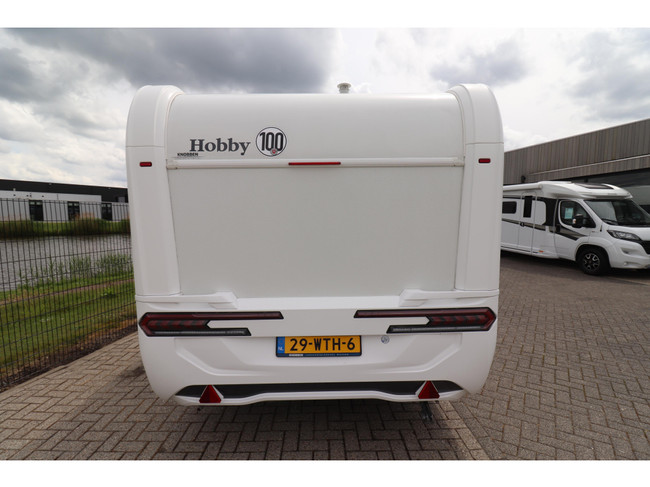 Hobby De Luxe 460 LU Autark / Enkele bedden foto: 3