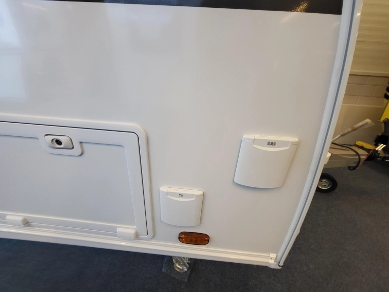 Knaus Sport 400 QD super compleet af fabriek  foto: 2