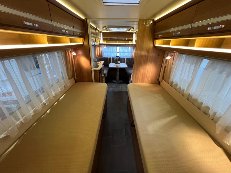 Dethleffs Nomad 520 RET Lengtebedden,Mover, Airco  foto: 20