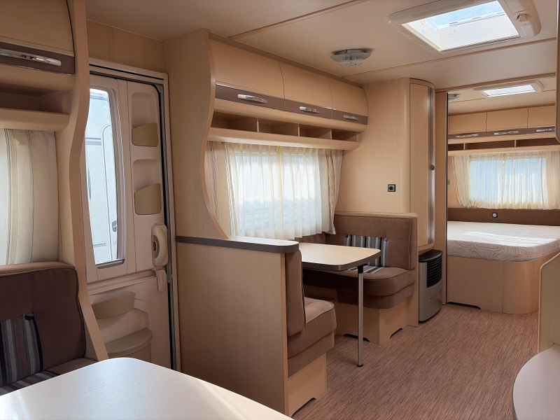 Hobby Vip 645 Voortent  foto: 11