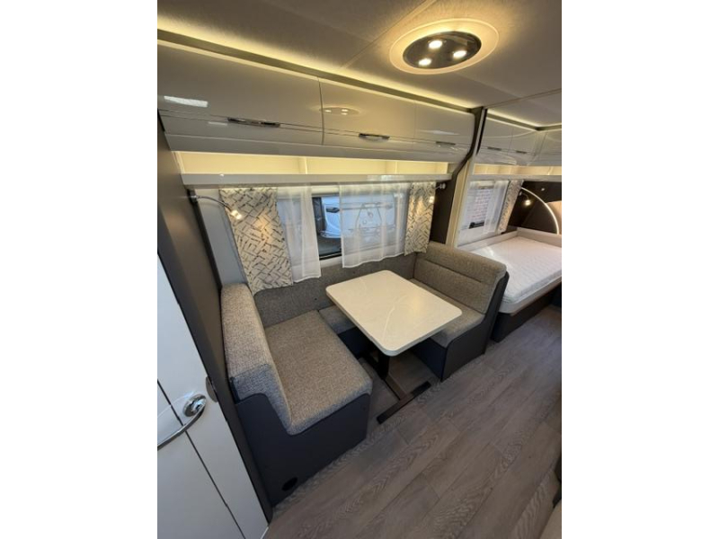 Hobby Excellent 460 SL Incl. Mover en Voortent  foto: 10
