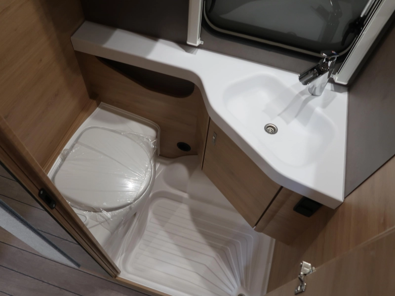 Knaus Sudwind Black Selection 500 EU !! BED VAN 217CM LANG !!!  foto: 12