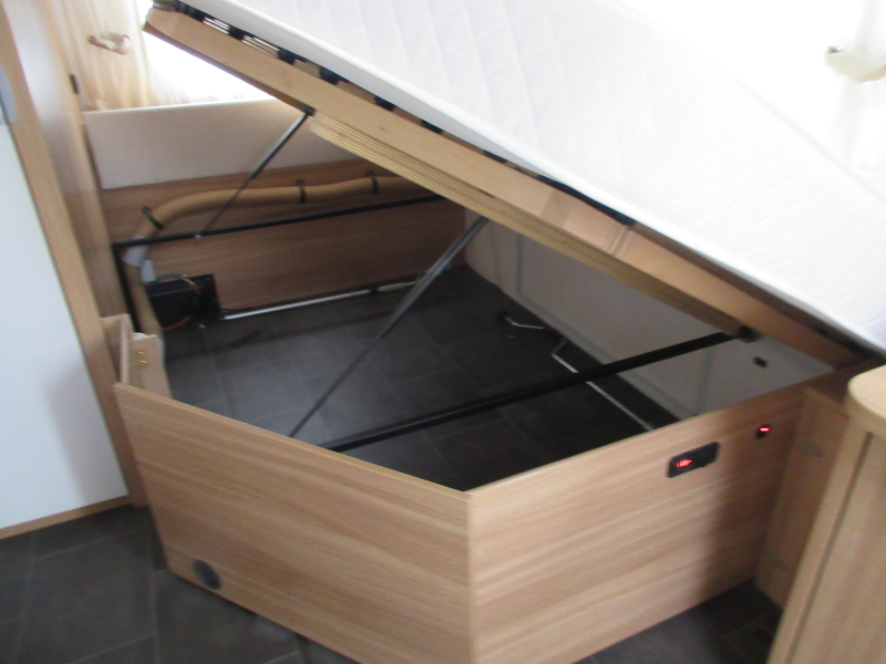 Dethleffs Camper 500 FR MET MOVER, AIRCO, LUIFEL  foto: 6