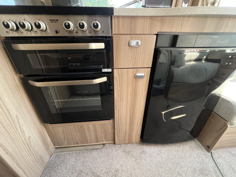 Sprite Cruzer 520 SR Mover Zakluifel Queensbed  foto: 9
