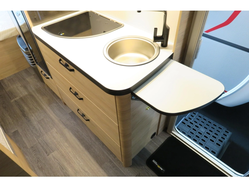 Weinsberg CaraOne Edition HOT 480 QDK Stapelbed vastbed treinz.  foto: 15