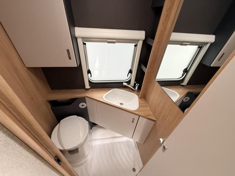 Knaus Sport 500 QDK Stapelbedden  foto: 7