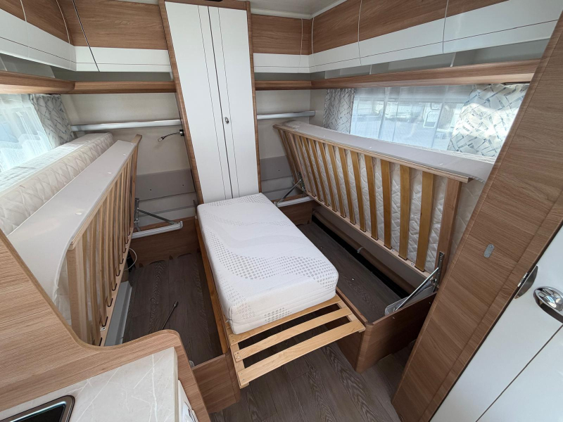 Hobby De Luxe 460 LU In NIEUWSTAAT!  foto: 11