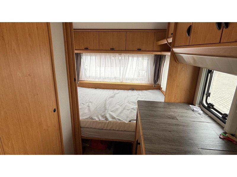 Knaus Sudwind 450 rondzit dwars bed toilet  foto: 2